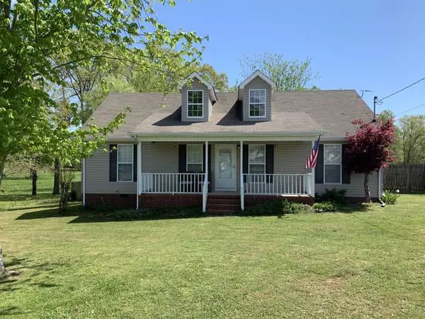 5 Stanley Dr, Fayetteville, TN 37334