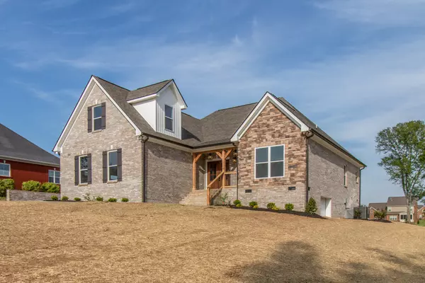 3021 Cross Gate Ln, Columbia, TN 38401