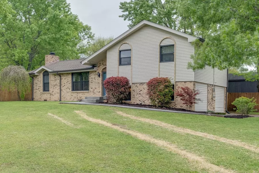 112 Connie Dr, Hendersonville, TN 37075