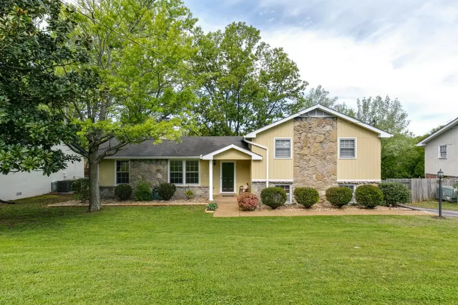 109 Hillwood Dr, Hendersonville, TN 37075