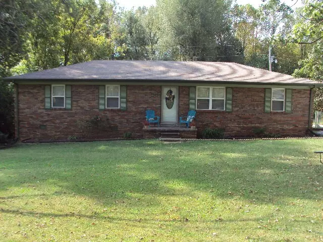 Lafayette, TN 37083,107 Cothron Dr