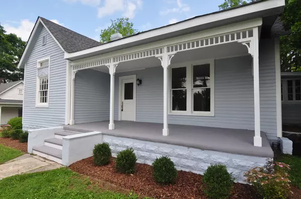 413 7th Ave #W, Springfield, TN 37172