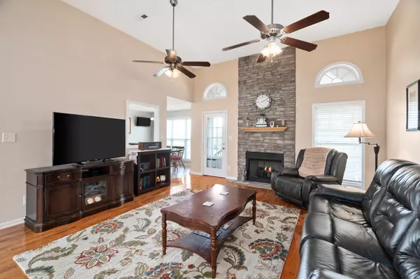 Cunningham, TN 37052,3641 Blackford Hills Rd