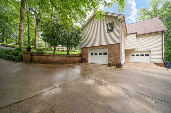 Greenbrier, TN 37073,1015 Red Oak Drive