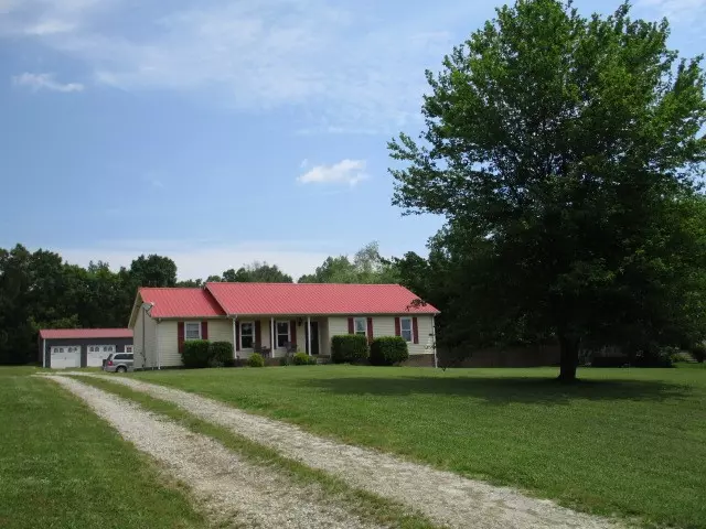 1067 Lewis Rd, Burns, TN 37029