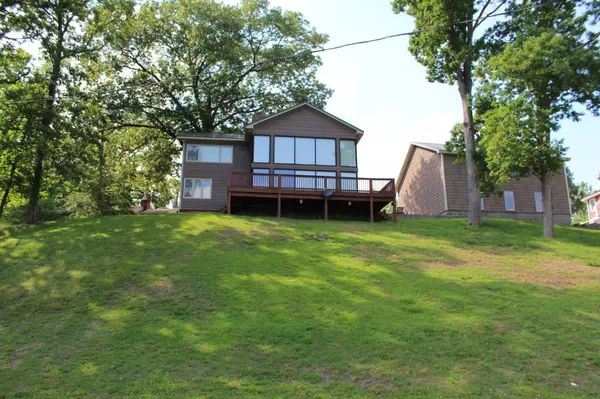 9 Dock Ln, Waverly, TN 37185