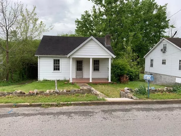 317 W 15th St, Columbia, TN 38401