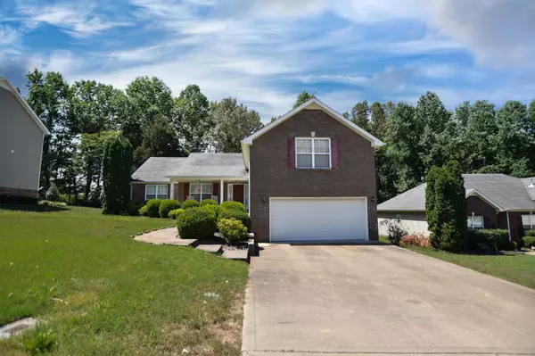 3128 Holly Pt, Clarksville, TN 37043