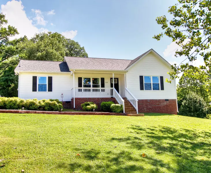 824 Mulberry Dr, Columbia, TN 38401