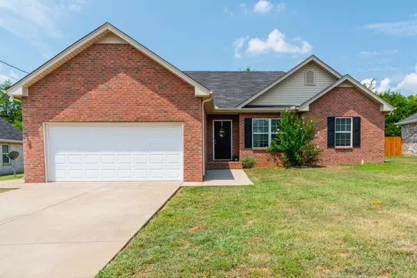 2045 Barretts Ridge Dr, Murfreesboro, TN 37130