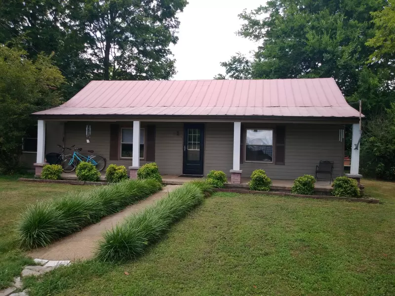 2020 Mosley Ferry Rd, Chapmansboro, TN 37035