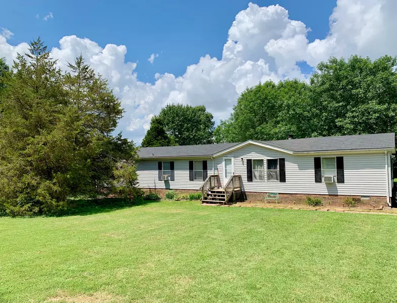 5636 Price Rd, Orlinda, TN 37141