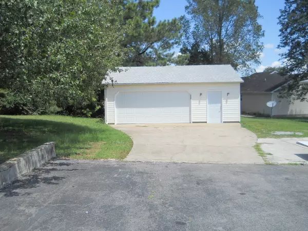 Shelbyville, TN 37160,106 Russell St