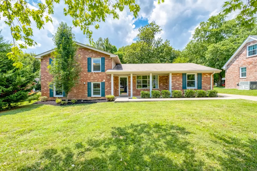 142 Gail Dr, Hendersonville, TN 37075