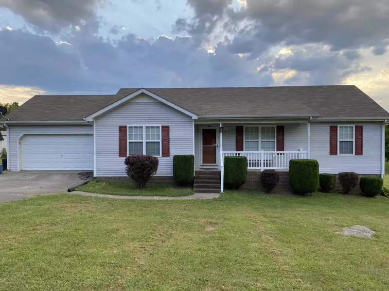 1900 Dickens Hill Rd, Bradyville, TN 37026