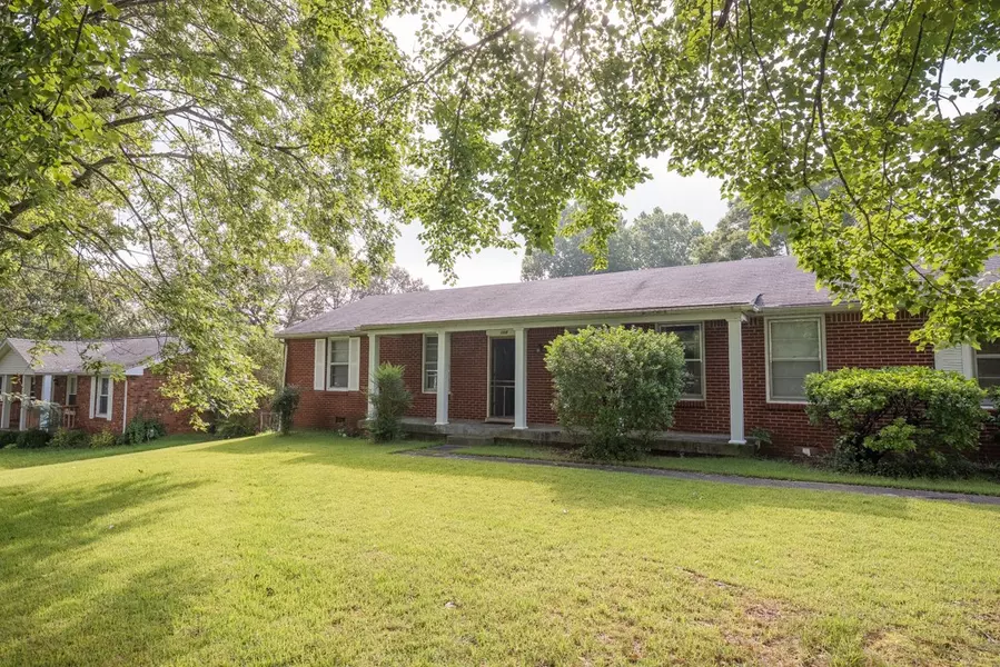 108 Lady Marion Dr, Clarksville, TN 37042