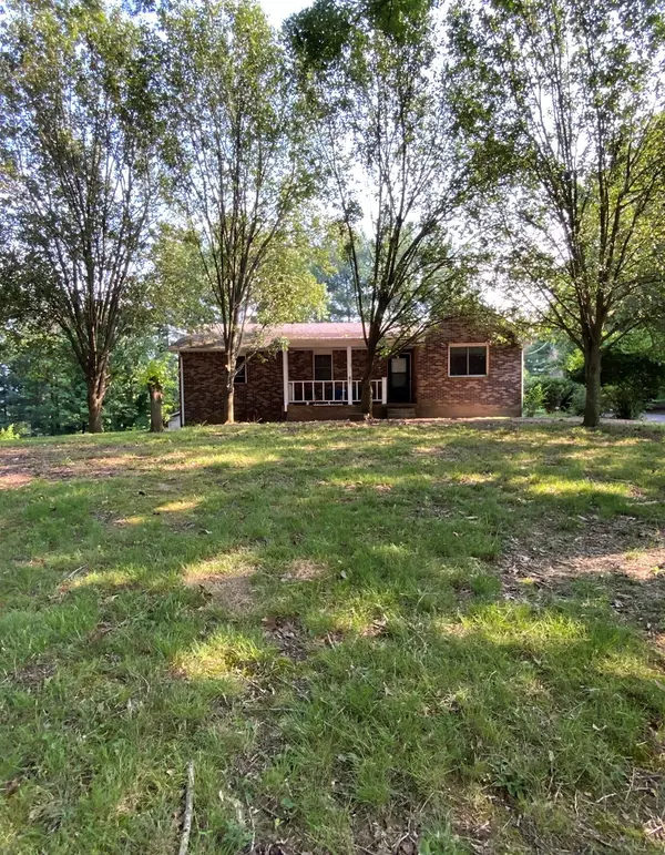 552 Lee Rd, Cottontown, TN 37048