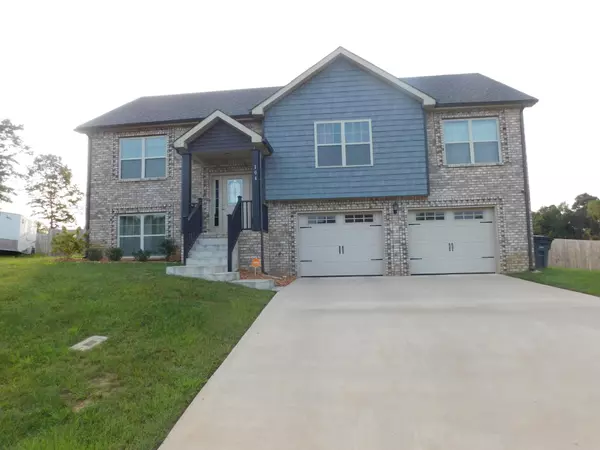 104 Sophie Ann Ct, Clarksville, TN 37042