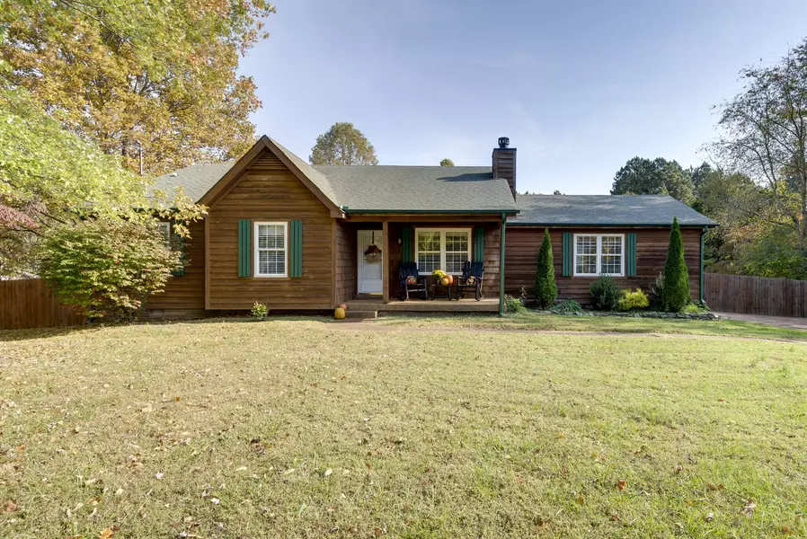 135 Redbud Dr, Dickson, TN 37055