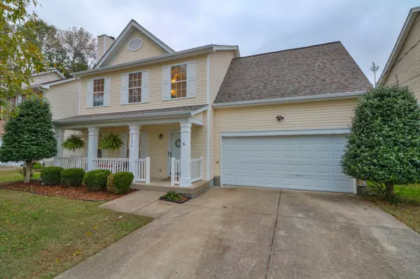 2084 Stanford Village Dr, Antioch, TN 37013