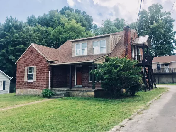 451 E Madison St, Pulaski, TN 38478