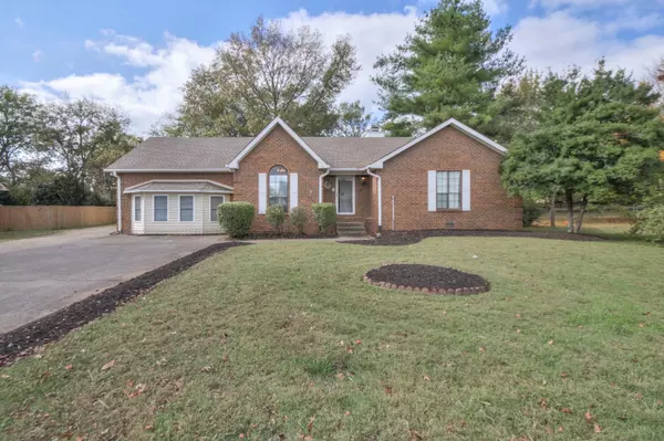 2506 Riverstone Dr, Murfreesboro, TN 37128