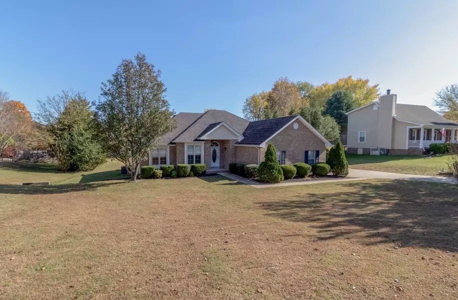 604 Glenstone Springs Dr, Clarksville, TN 37043