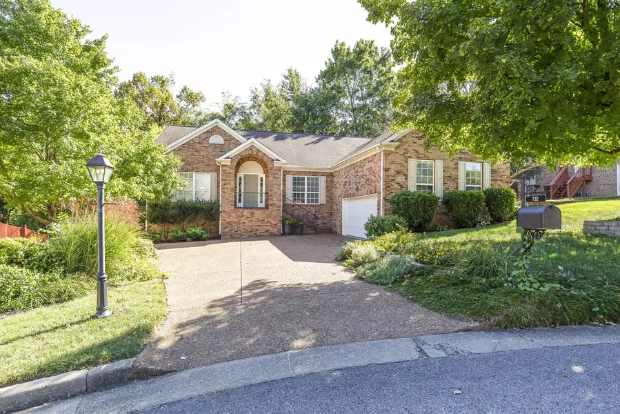 732 N Wickshire Way, Brentwood, TN 37027