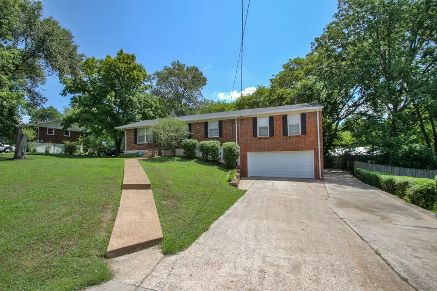 208 Monticello Ave, Goodlettsville, TN 37072