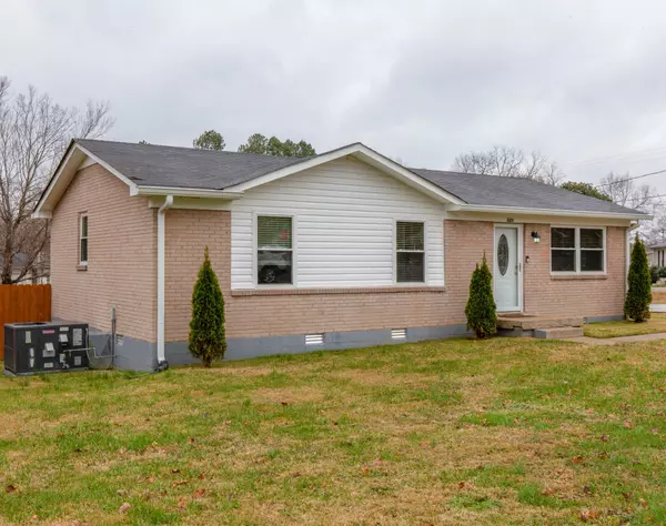 Dickson, TN 37055,123 Mae Cir