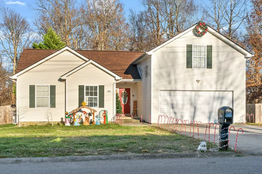 3807 McAllister Dr, Clarksville, TN 37042