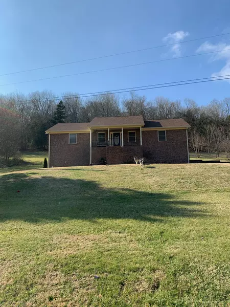 217 Bowmans Branch Ln, Pleasant Shade, TN 37145