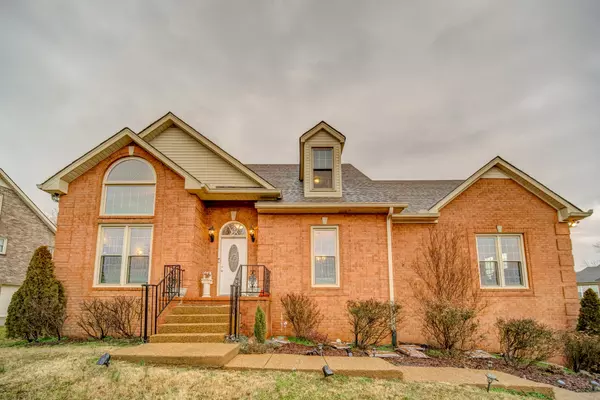 373 Solitude Cir, Goodlettsville, TN 37072