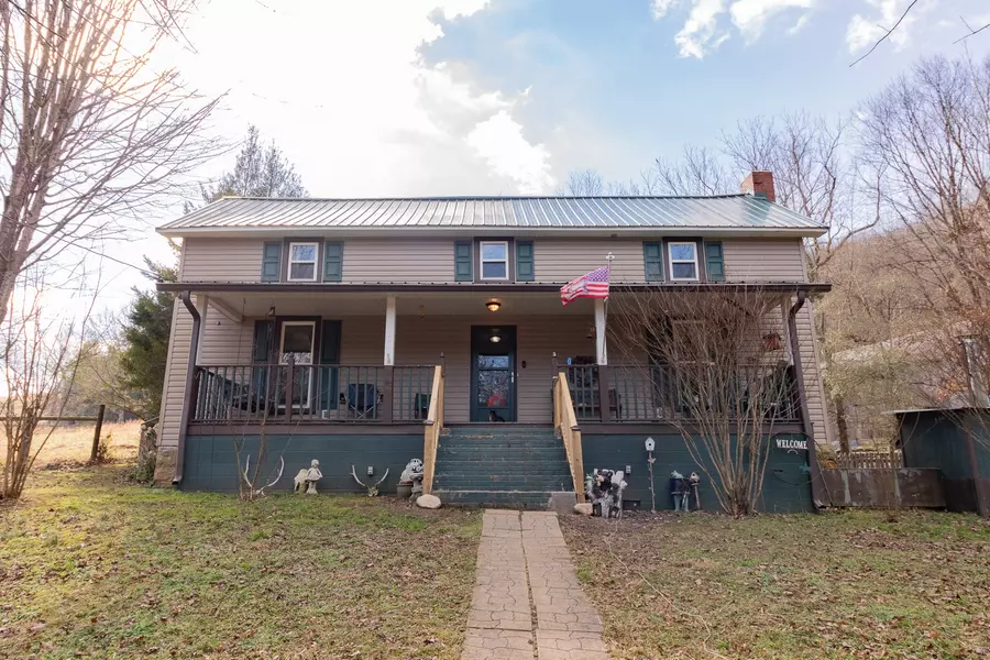 204 Green Hill Rd, Pleasant Shade, TN 37145