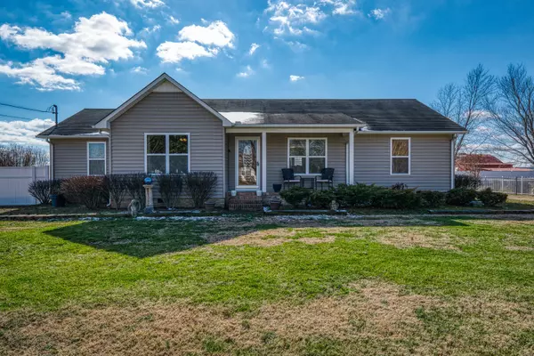 188 Hawkins Dr, Smithville, TN 37166