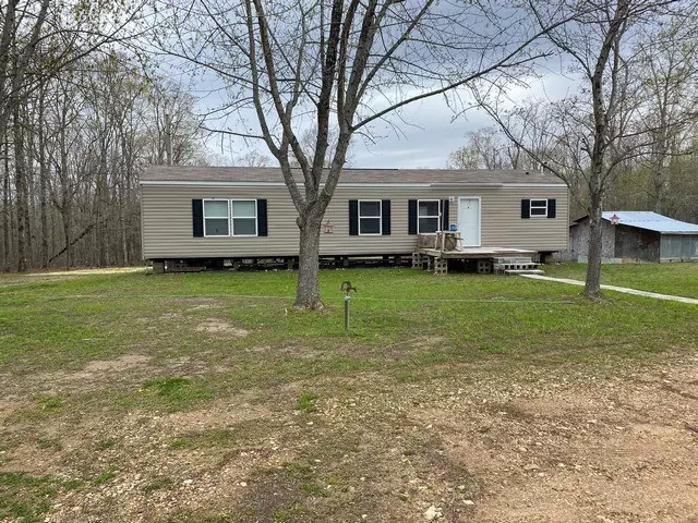 Erin, TN 37061,930 Half Pone Rd