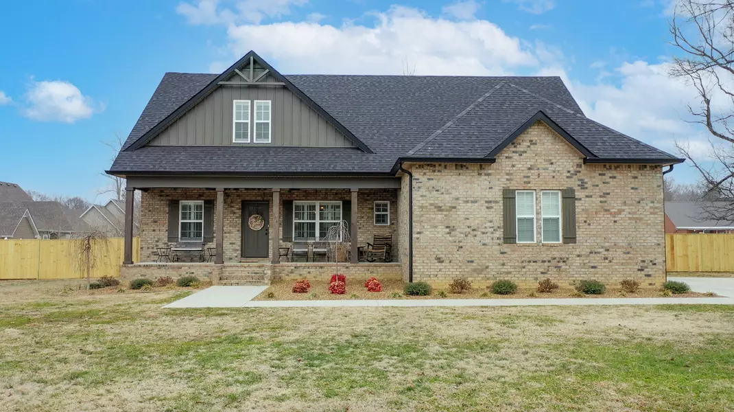 104 CREEKWOOD LN, Tullahoma, TN 37388