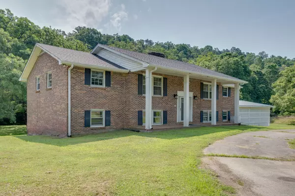 1705 White Bluff Rd, White Bluff, TN 37187