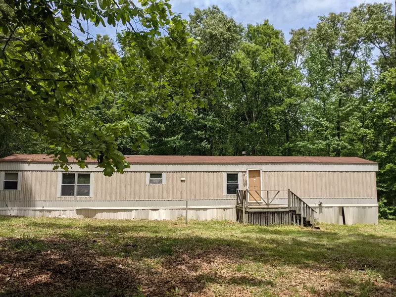 392 Lakewood Dr, Beechgrove, TN 37018