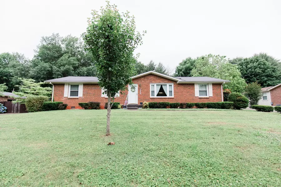 136 W Park Dr, Clarksville, TN 37043