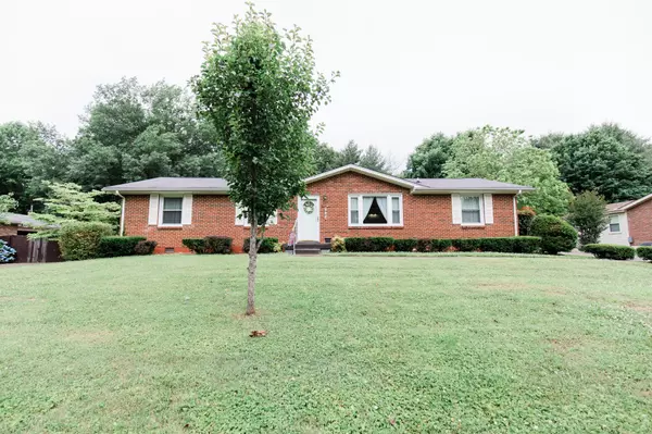 136 W Park Dr, Clarksville, TN 37043