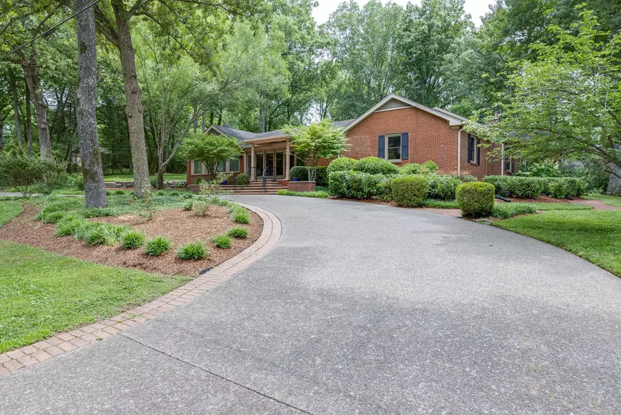 778 Brook Hollow Rd, Nashville, TN 37205