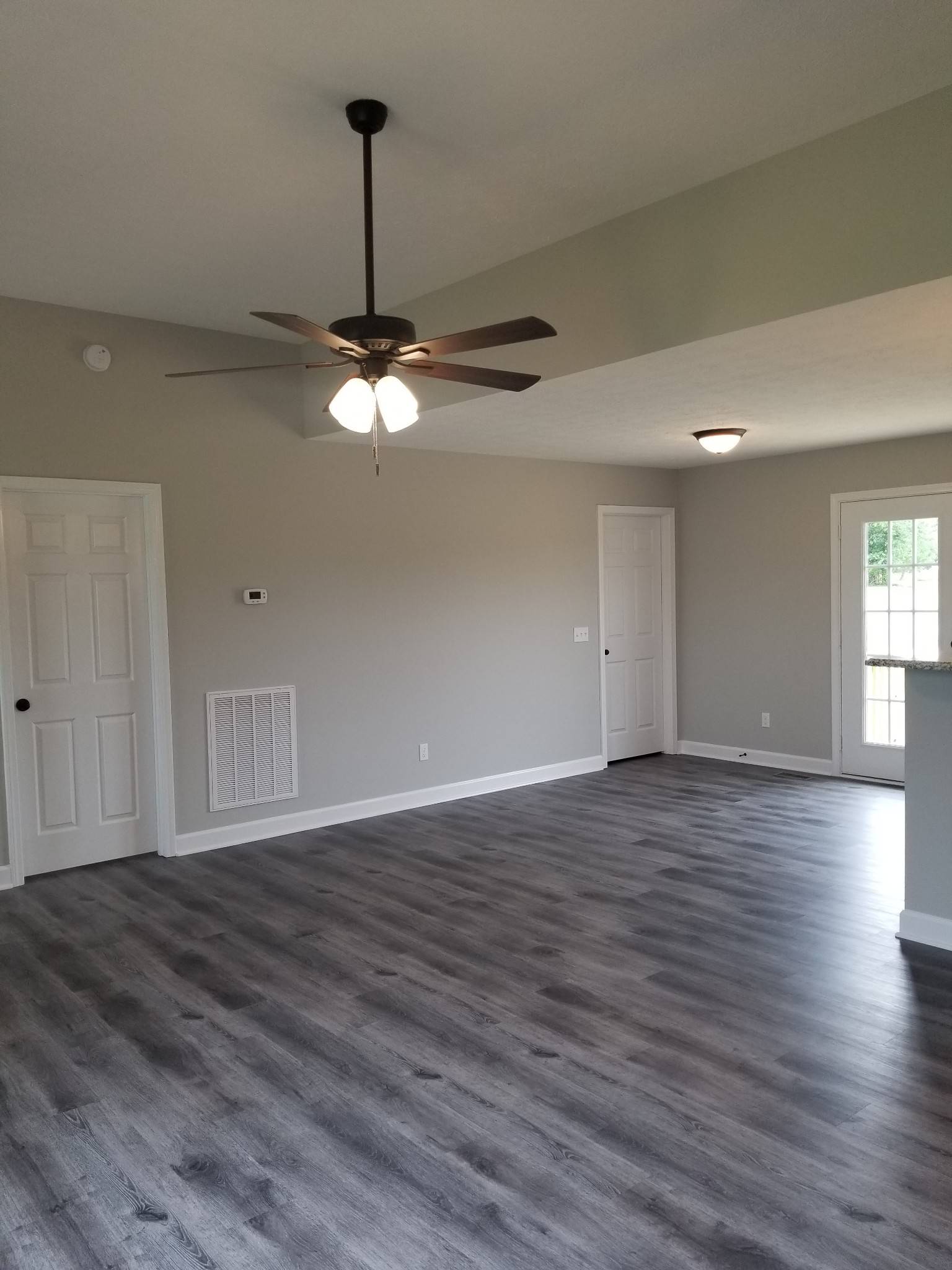 Lafayette, TN 37083,4556 Long Creek Rd