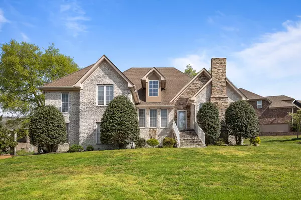 1029 Island Brook Dr, Hendersonville, TN 37075