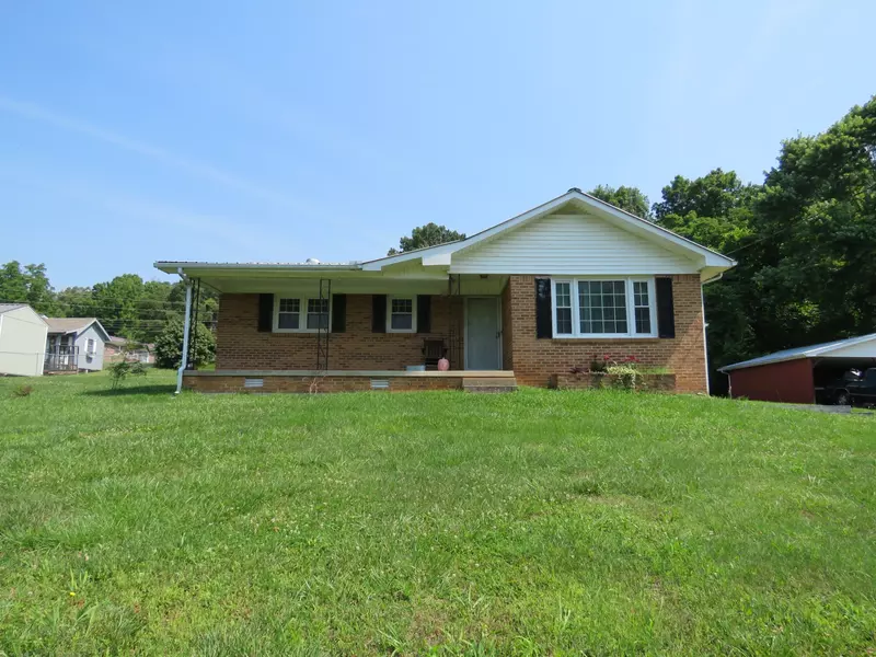 135 Carr Ave, Livingston, TN 38570