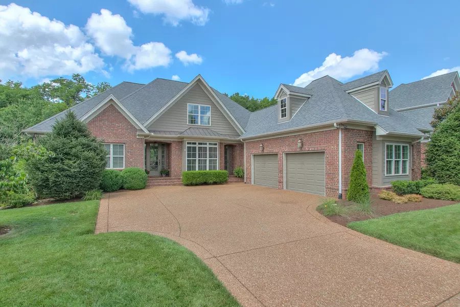 734 Springlake Dr, Franklin, TN 37064