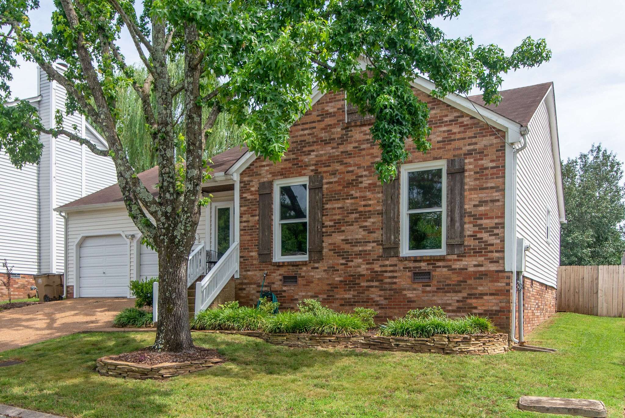 Nashville, TN 37211,5052 English Village Dr
