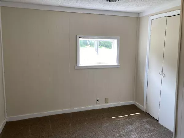 Clarksville, TN 37042,215 B St