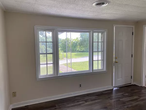 Clarksville, TN 37042,215 B St