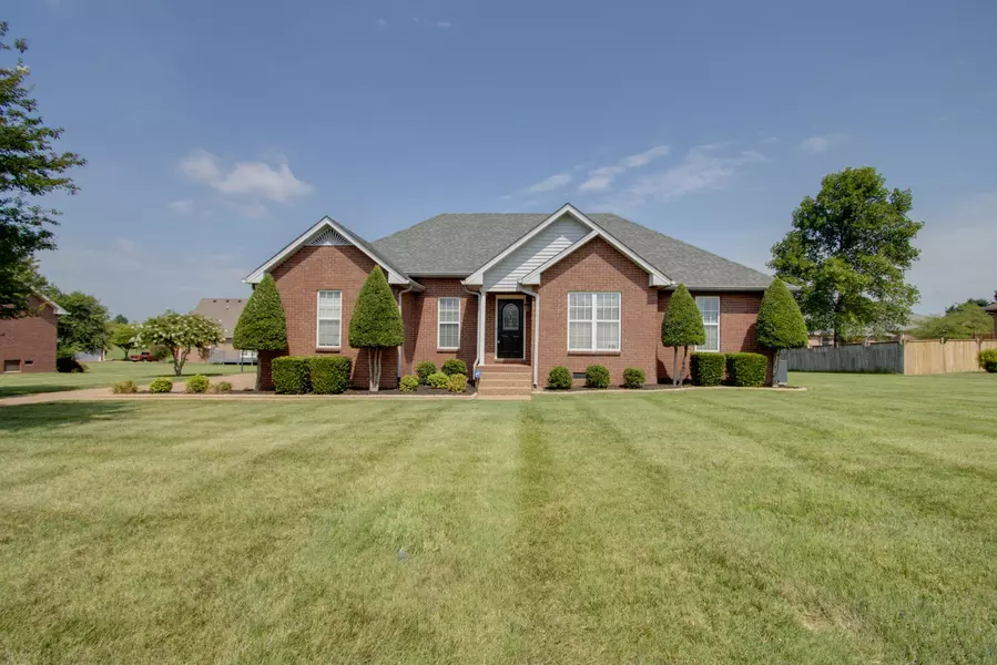 204 Fox Hunt Ln, Lebanon, TN 37087